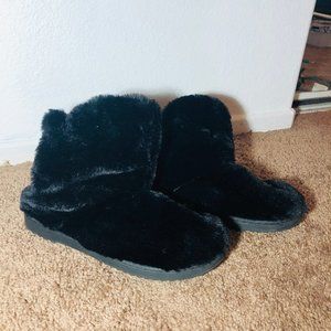 BLACK FURRY BOOTS